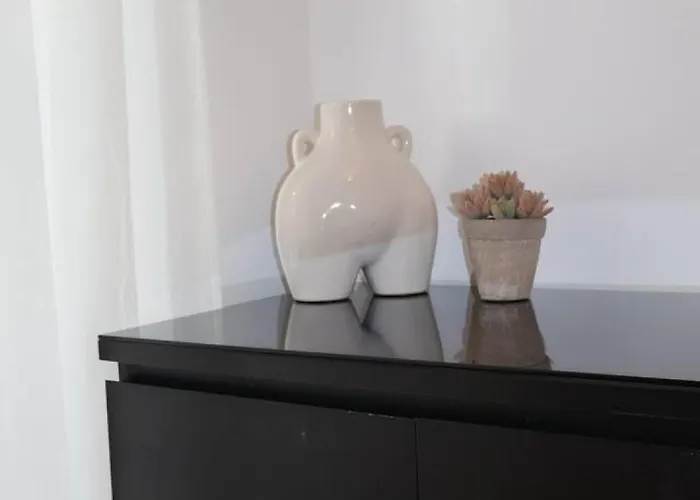 Elegant 3br At Haymarket * Эдинбург