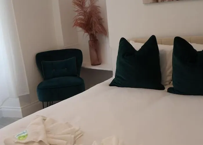 Апартаменты Elegant 3br At Haymarket