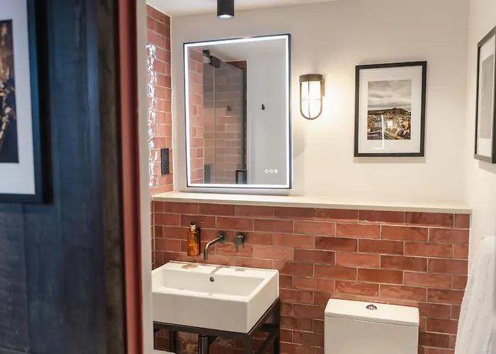 Code - The Court, * Edinburgh