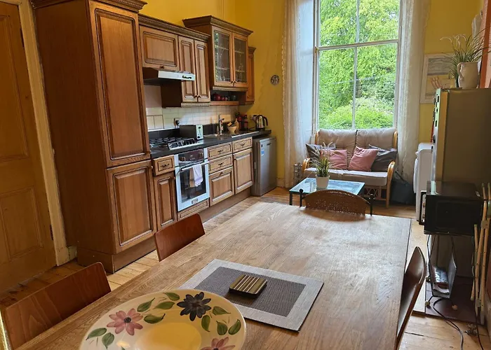 Classic Flat In The Heart Of Morningside