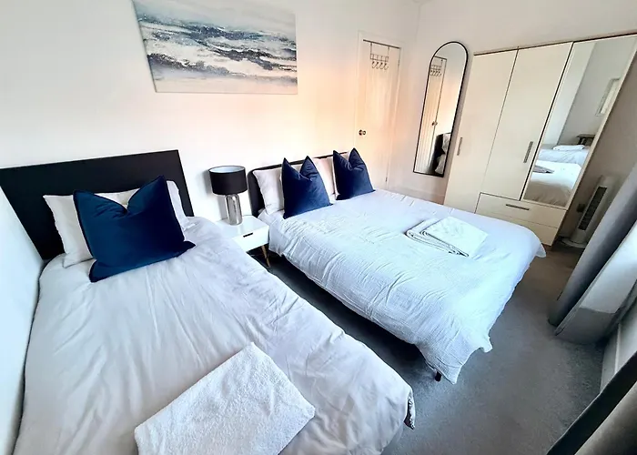 South Gyle House - Superfast Wifi And Free Parking - 7 Minutes From Airport Nyaraló