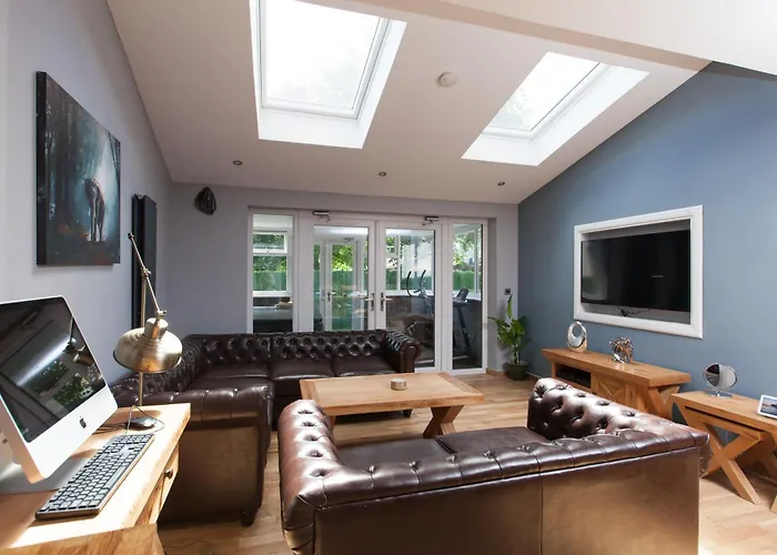 Luxurious Townhouse With Hot Tub 公寓