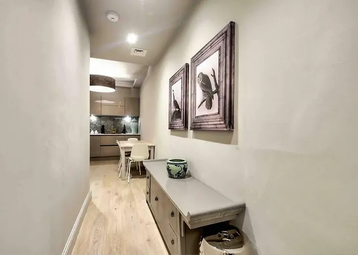 Apartamento Hamilton Place - Beautiful And With Private Entrance Sleeps 4 *