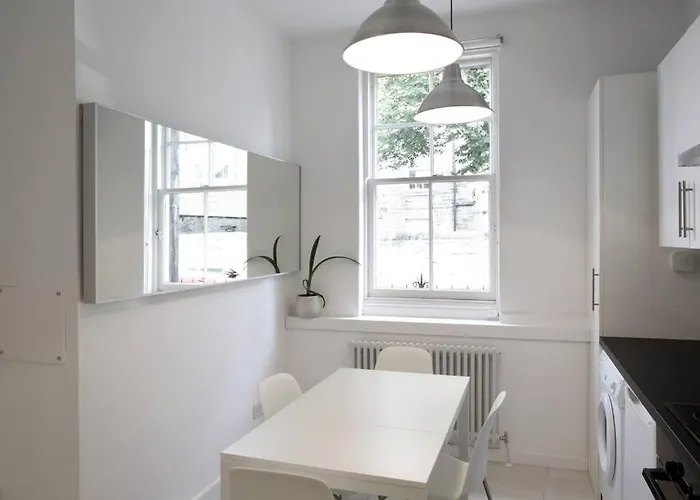 Beautiful Scandi-inspired One Bed In Stockbridge Edinburgh
