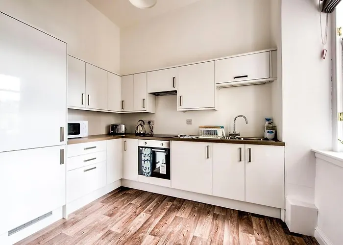 Lothian Road - Perfect Centre Location. אדינבורו