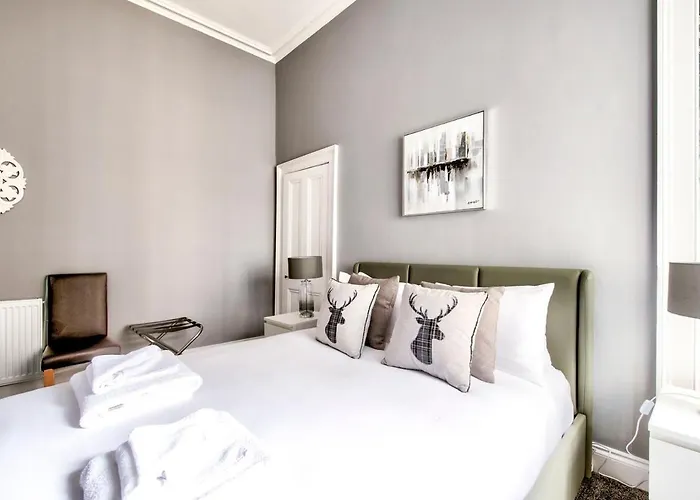 Lothian Road - Perfect Centre Location. דירה אדינבורו