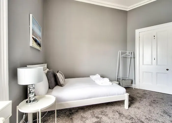 דירה Lothian Road - Perfect Centre Location. אדינבורו