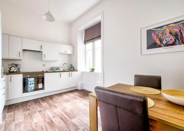 Lothian Road - Perfect Centre Location. * אדינבורו