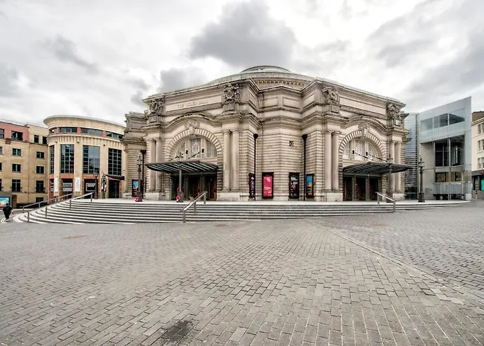 Lothian Road - Perfect Centre Location. * אדינבורו