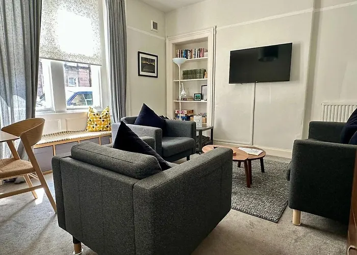 Grindlay St - Fantastic 2br In Theatre District *
