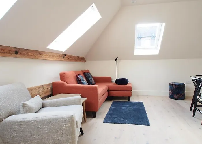 Stylish Mezzanine Loft In - Flat 5, Elgin House Edinburgh