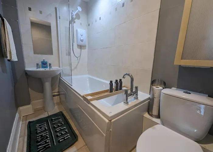 Cosy 1 Bedroom Flat Close To Centre *