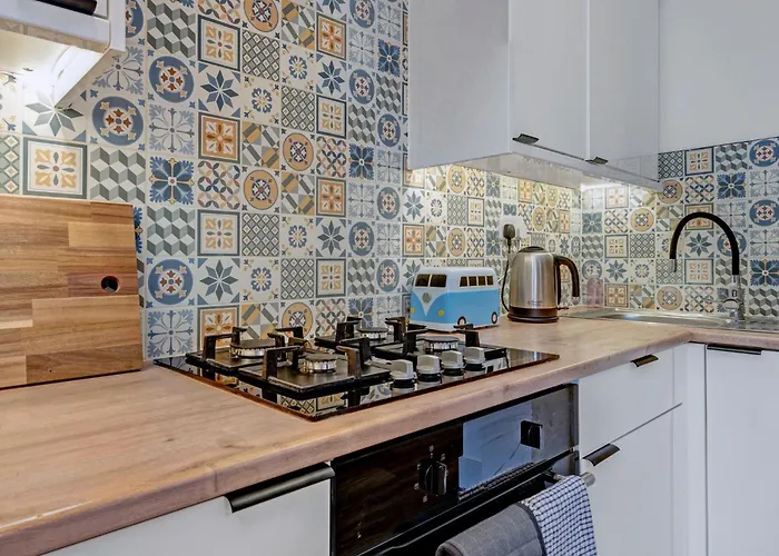 Villa Stylish 2-bed Garden