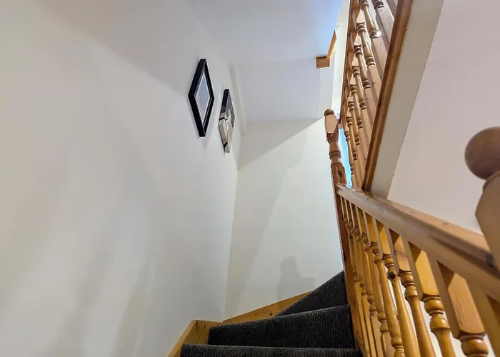 Center Gem-4bd House!