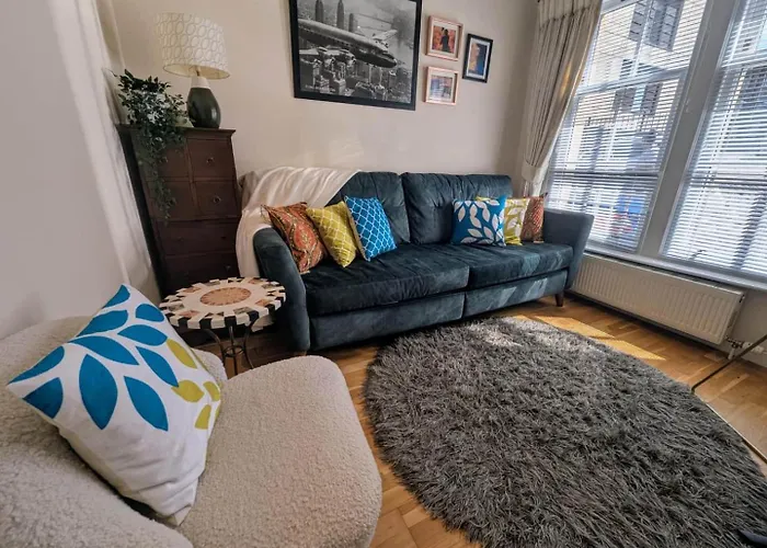 Charming Center With Free Parking *