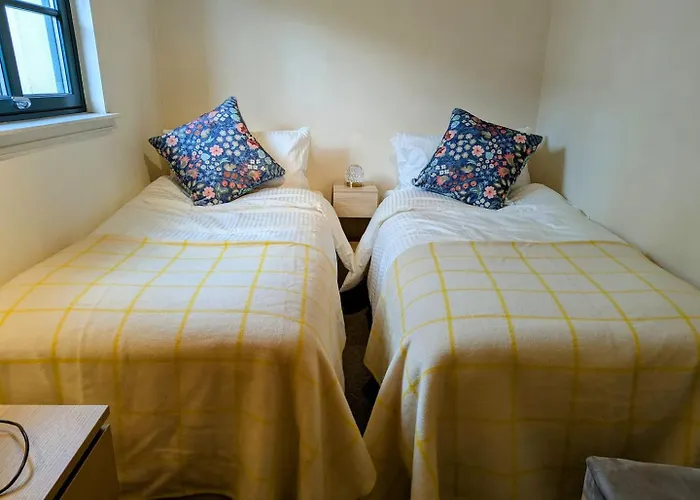 Center Gem-4bd House! *