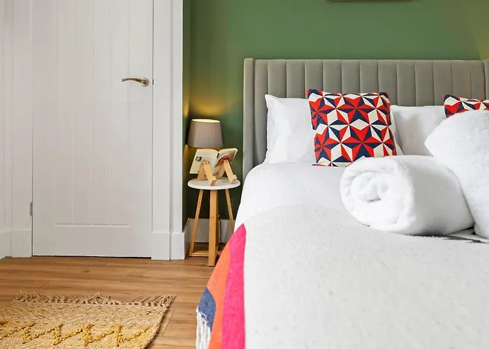 Stylish 2-bed Garden * Edinburgh