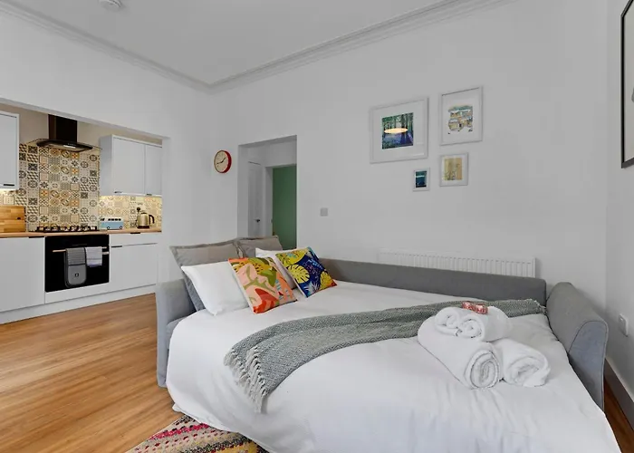 Stylish 2-bed Garden Villa