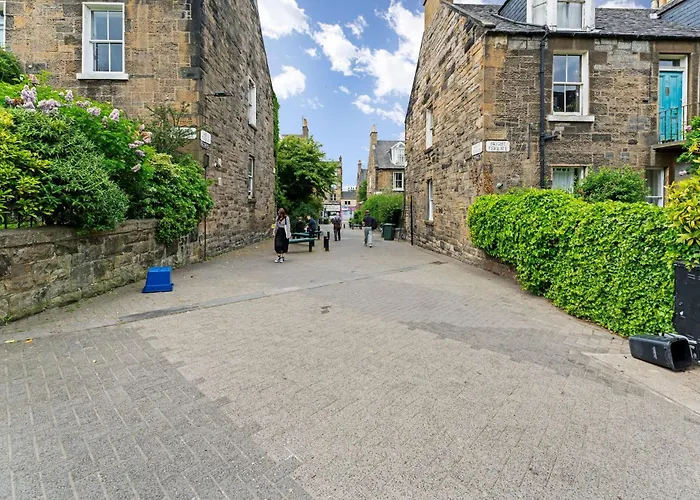 Stylish 2-bed Garden