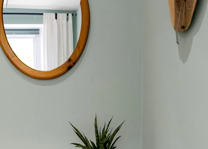 Stylish 2-bed Garden