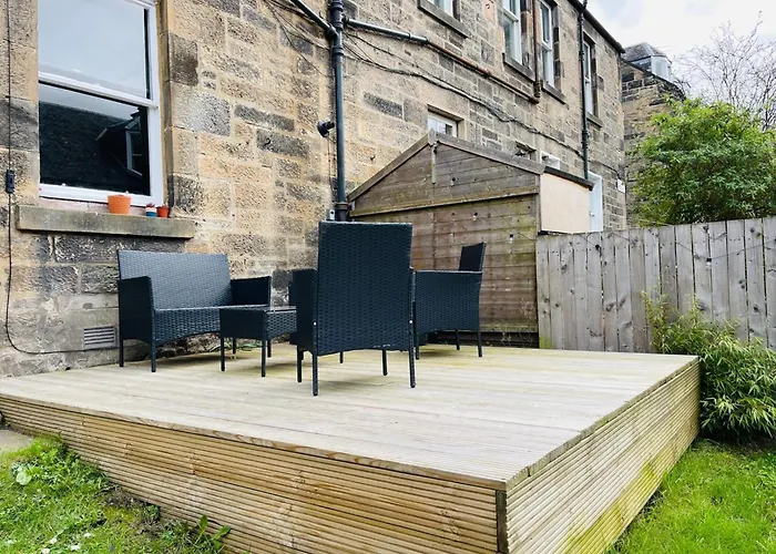 Stylish 2-bed Garden Villa