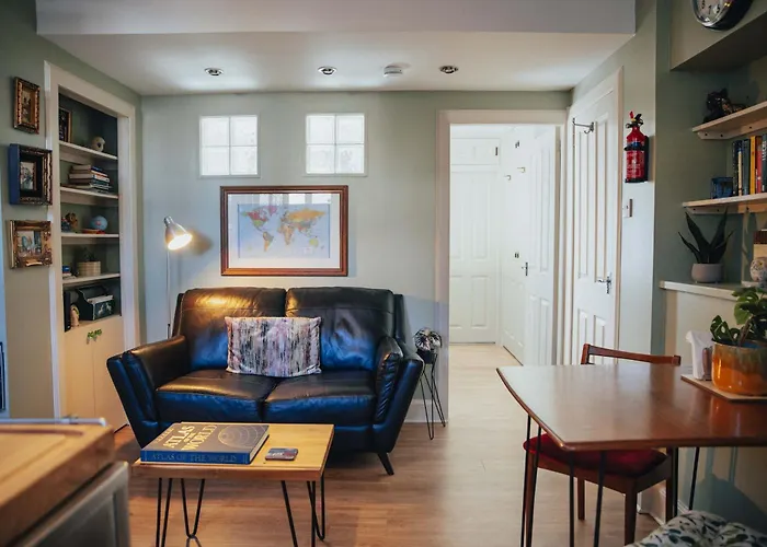 Snug 1 Bed In Edinburgh's Juniper