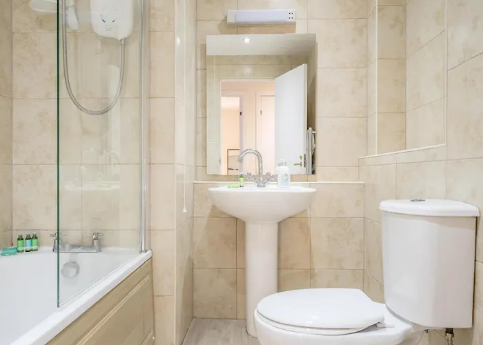 Appartamento Tranquil 2 Bed Flat, Free Parking, Near Murrayfield & Centre *