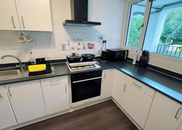 דירה Holyrood Holidays *