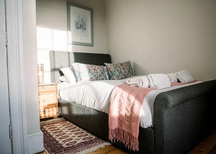 شقة 3 Bed Traditional On Picturesque Victoria St *