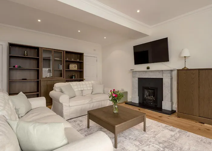 Elegant 2-bedroom In New Town Near Princes Street Lejlighed Edinburgh