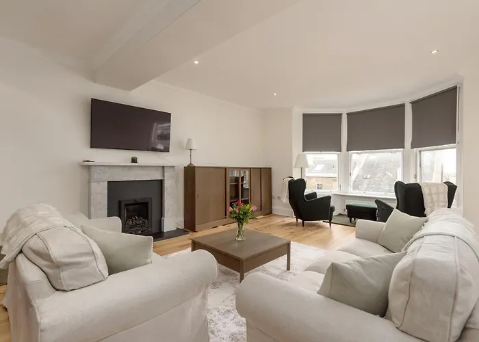 Elegant 2-bedroom In New Town Near Princes Street Lejlighed Edinburgh