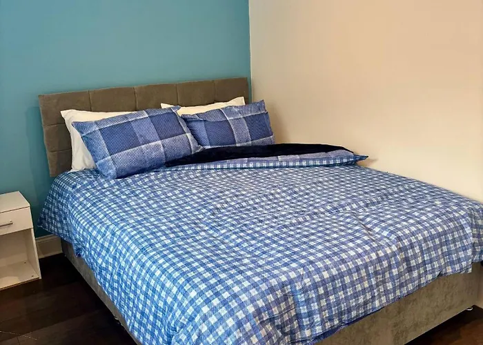 Lovely Quiet Flat Near Centre إدنبرة