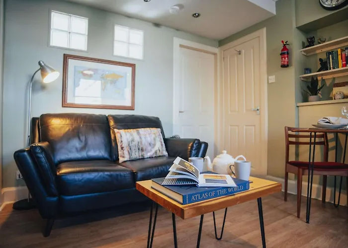 Snug 1 Bed In Edinburgh's Juniper