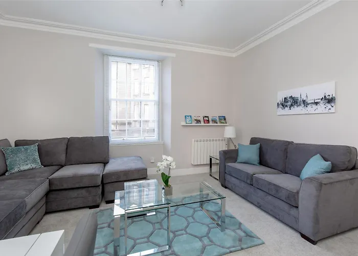 Grassmarket Modern Two Bedroom