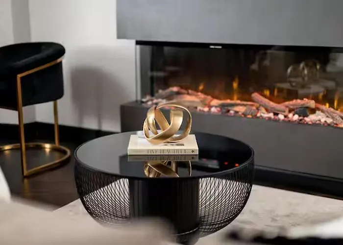 Near Transport - Hot Tub - Fireplace - Sleeps 2 爱丁堡