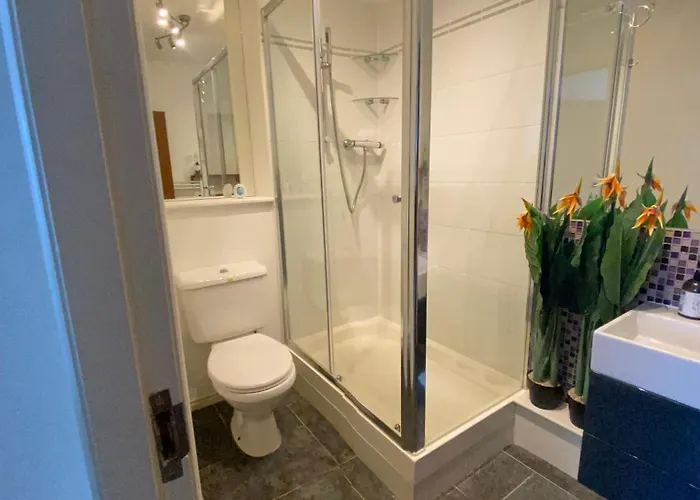 Apartment Modern Two Bedroom Edinburgh