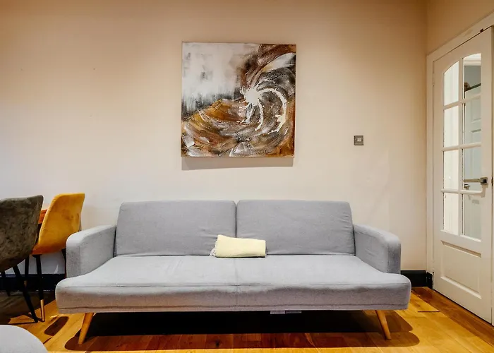 Apartment Percys Place Sleep 11, 15 Minute To Centre Free Parking Edinburgh