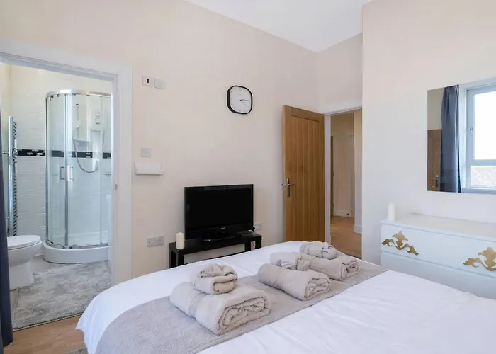 Free On-street Parking Apartment