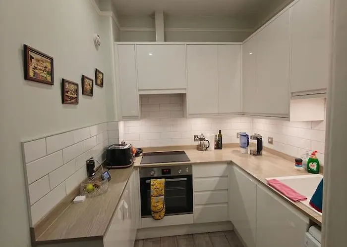 Charming Flat For Couples & Families Lägenhet