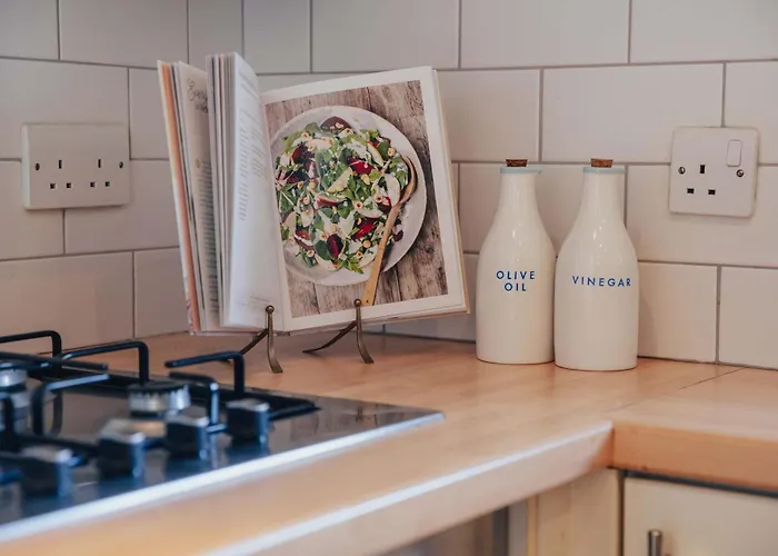 Snug 1 Bed In Edinburgh's Juniper شقة إدنبرة