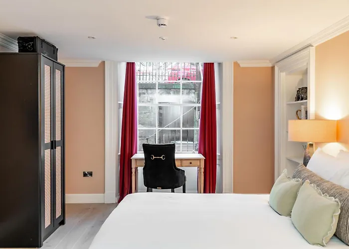 Dragon Luxury At Rutland Square *