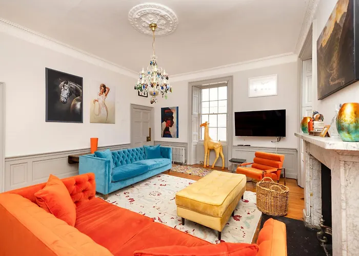 Luxury Family Flat In New Town