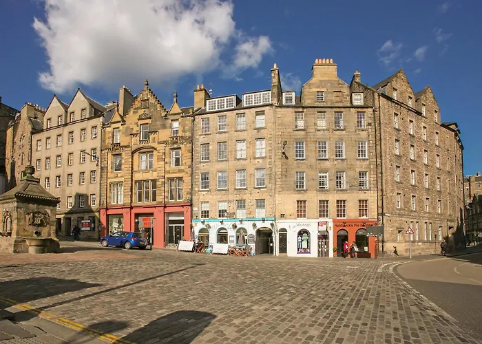 Grassmarket Modern Two Bedroom