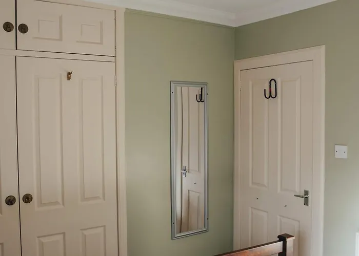 Snug 1 Bed In Edinburgh's Juniper *