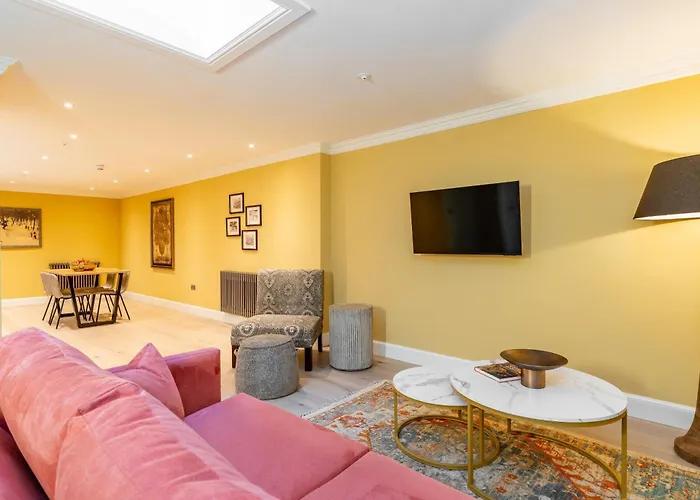 Dragon Luxury At Rutland Square Apartman *