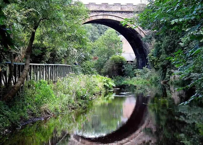 Tranquil 2 Bed Flat, Free Parking, Near Murrayfield & Centre