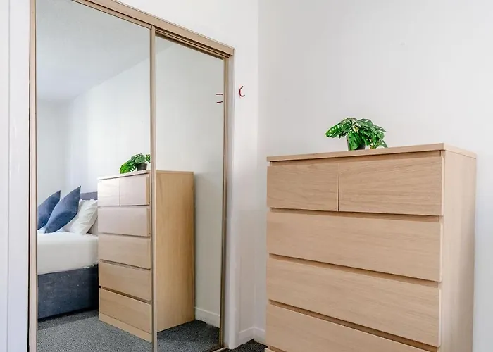 Apartment Elliot's Place Free Parking Sleep 4 Cosy *