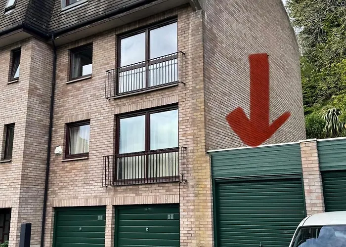 Tranquil 2 Bed Flat, Free Parking, Near Murrayfield & Centre *