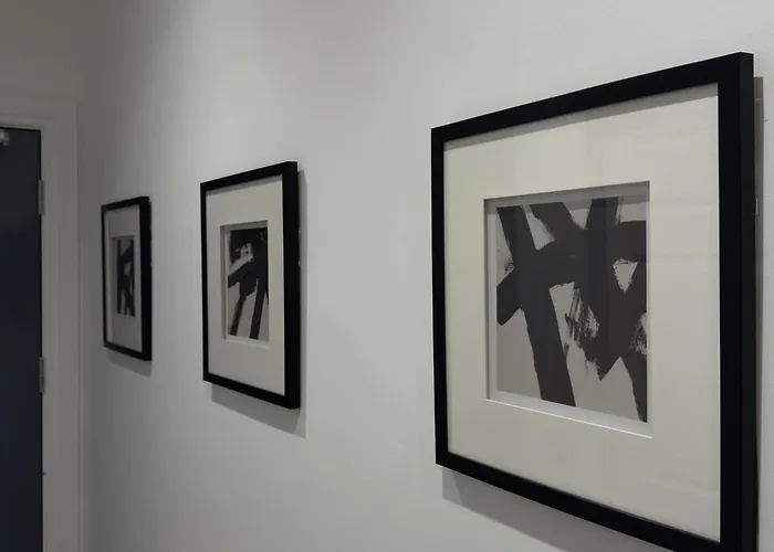 Cosy Modern On Leith Walk * 에든버러