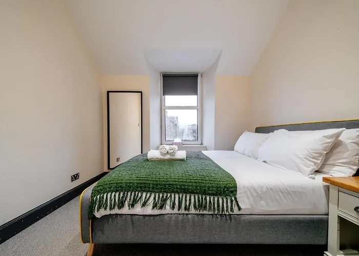 Percys Place Sleep 11, 15 Minute To Centre Free Parking